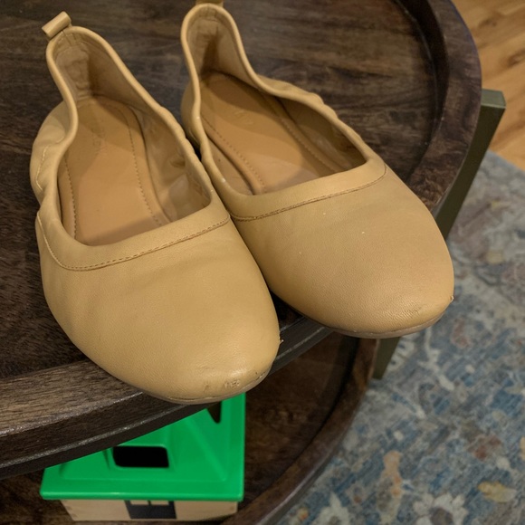 J. Crew Factory Shoes - J crew women’s Lizzie flat — size 10 - warm beige/tan
